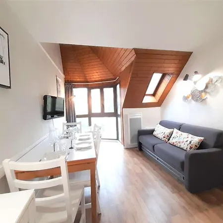T2 Sud Avec Bow-window, Tv, Kitchenette Equipee, Muscu, Sauna, Jacuzzi—proche St-lary Soulan * Vignec